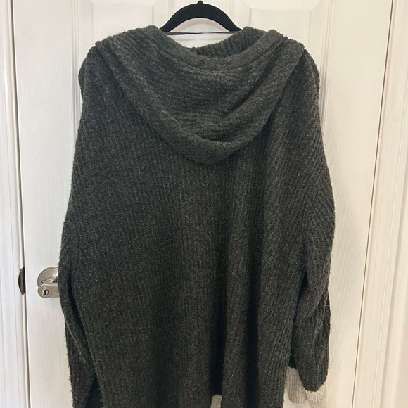 Joe Fresh, Cozy Two-Tone Hooded Sweater, Sz 3XL - Picture 6 of 9